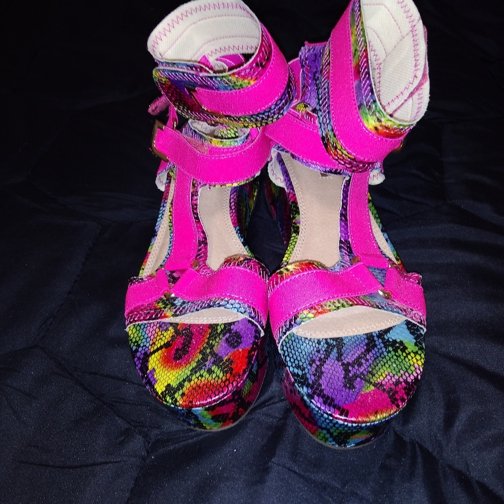 Liliana platform shoes